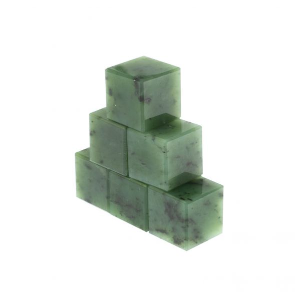 Камни для виски из саянского нефрита набор 6 кубиков 20 мм 128600