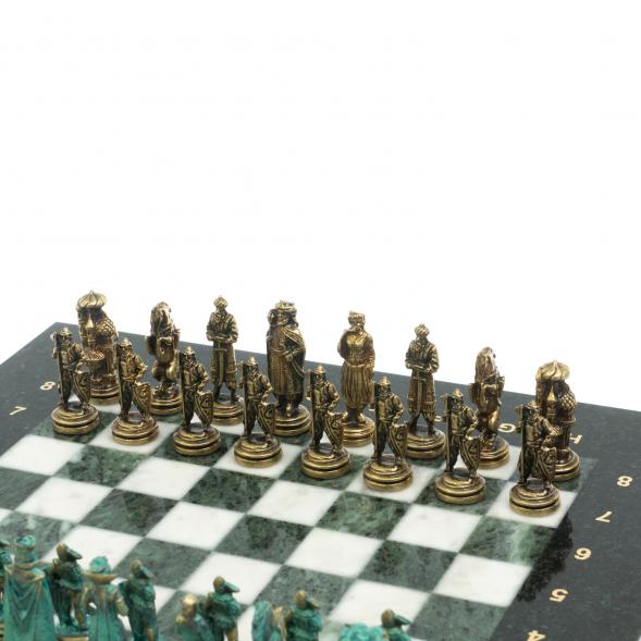 Шахматы &amp;quot;Рыцари&amp;quot; фигуры бронза / патина 28х28 см из змеевика и мрамора 128218
