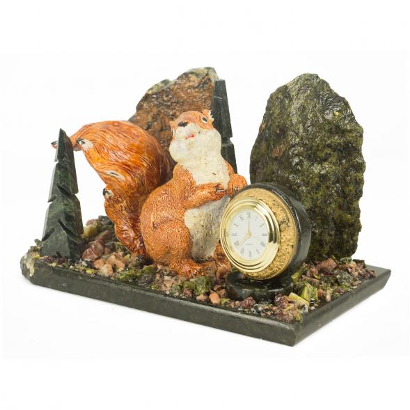 Часы &amp;quot;Белка&amp;quot; змеевик самоцветы 195х115х120 мм 1650 гр. 118648