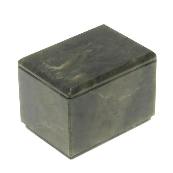 Шкатулка из нефрита 7,5х5,5х5,5 см 126966