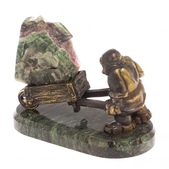 Статуэтка &amp;quot;Рудокоп с тачкой&amp;quot; с камнем флюорит 126670