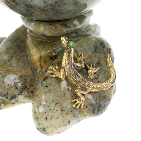 Композиция с шаром и ящерицей из офиокальцита 128915