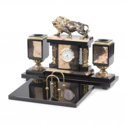 Настольный набор &amp;quot;Рычащий лев&amp;quot; из яшмы с бронзой