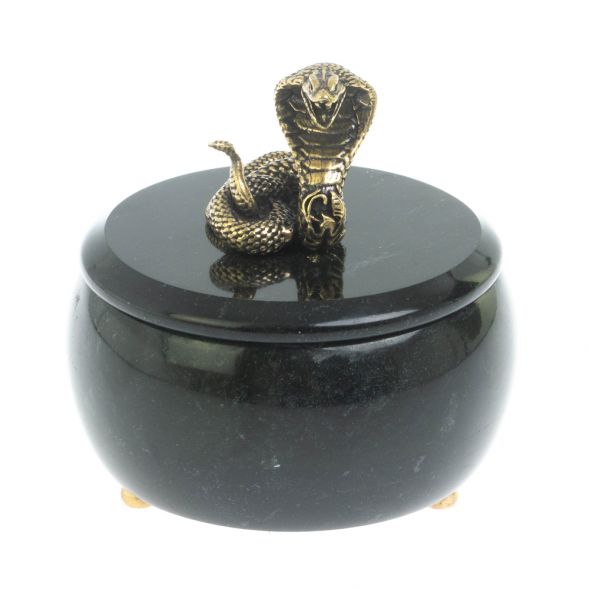 Шкатулка круглая «Кобра» из черного змеевика 128076