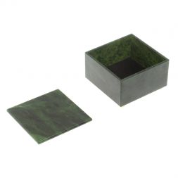 Шкатулка из нефрита 8,5х8,5х5,5 см