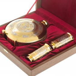 Фляжка с двумя стопками для водки &amp;quot;Герб&amp;quot; Златоуст