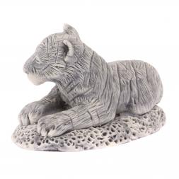 Фигурка "Тигренок на камне" из мраморной крошки