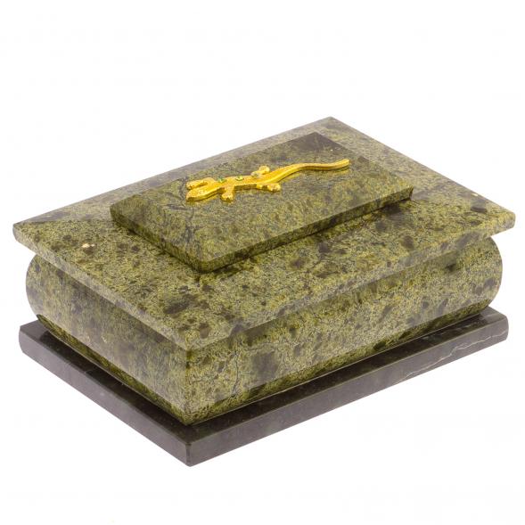 Шкатулка из светло-зеленого змеевика 12х8,5х6 см 125862