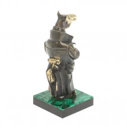 Бронзовая статуэтка "Конь в пальто" из малахита