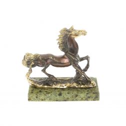 Статуэтка из бронзы "Сивка-бурка" камень змеевик