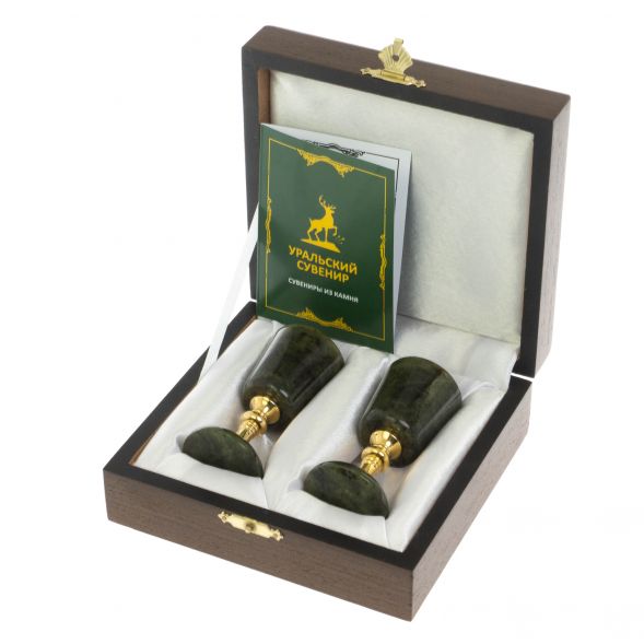 Набор из двух рюмок из нефрита 4х4х8,5 см 30 мл 129318