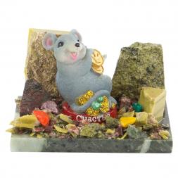 Сувенир "Мышка с монетами" змеевик самоцветы