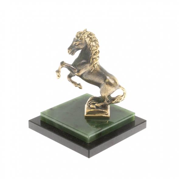 Лошадка из бронзы на подставке из нефрита 129727