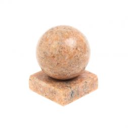 Шар 4,5 см из розового мрамора на подставке 4,5х4,5х6 см