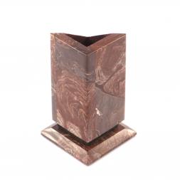 Карандашница из лемезита