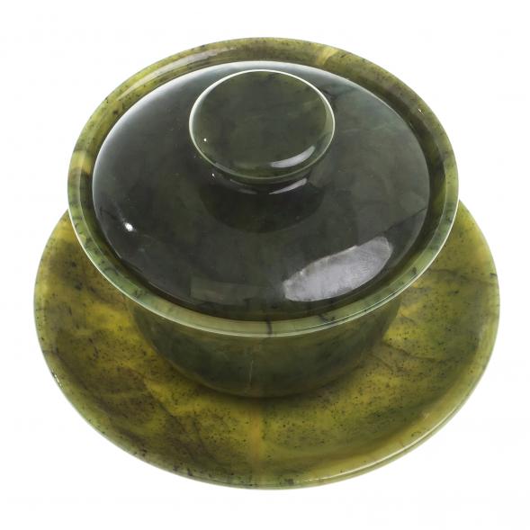 Гайвань из камня нефрит на блюдце 121371