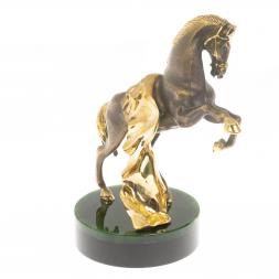 Статуэтка &amp;quot;Конь с попоной&amp;quot; на нефрите 8х8х17 см