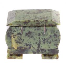 Шкатулка из нефрита 8х5,5х6 см