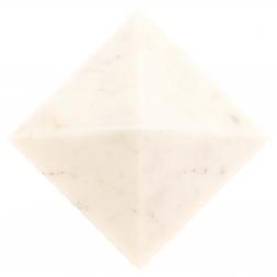 Пирамида из белого мрамора 7х7х5,8 см
