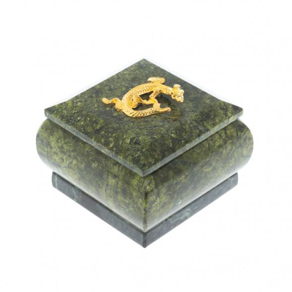Шкатулка из баженовского змеевика с ящерицей 6,5х6,5х5,5 см 128966