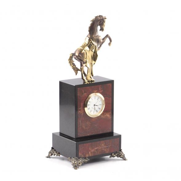 Декоративные часы «Конь с попоной» из яшмы и бронзы