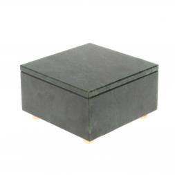 Шкатулка из нефрита на бронзовых ножках 8х8х4,8 см