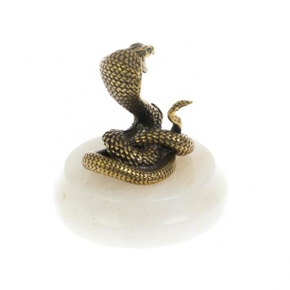 Сувенир «Кобра» на подставке из кварца 6,5×6,5×6 см 128456