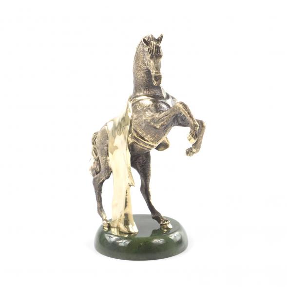 Бронзовая статуэтка &amp;quot;Конь на дыбах&amp;quot; на подставке из камня нефрит 121488